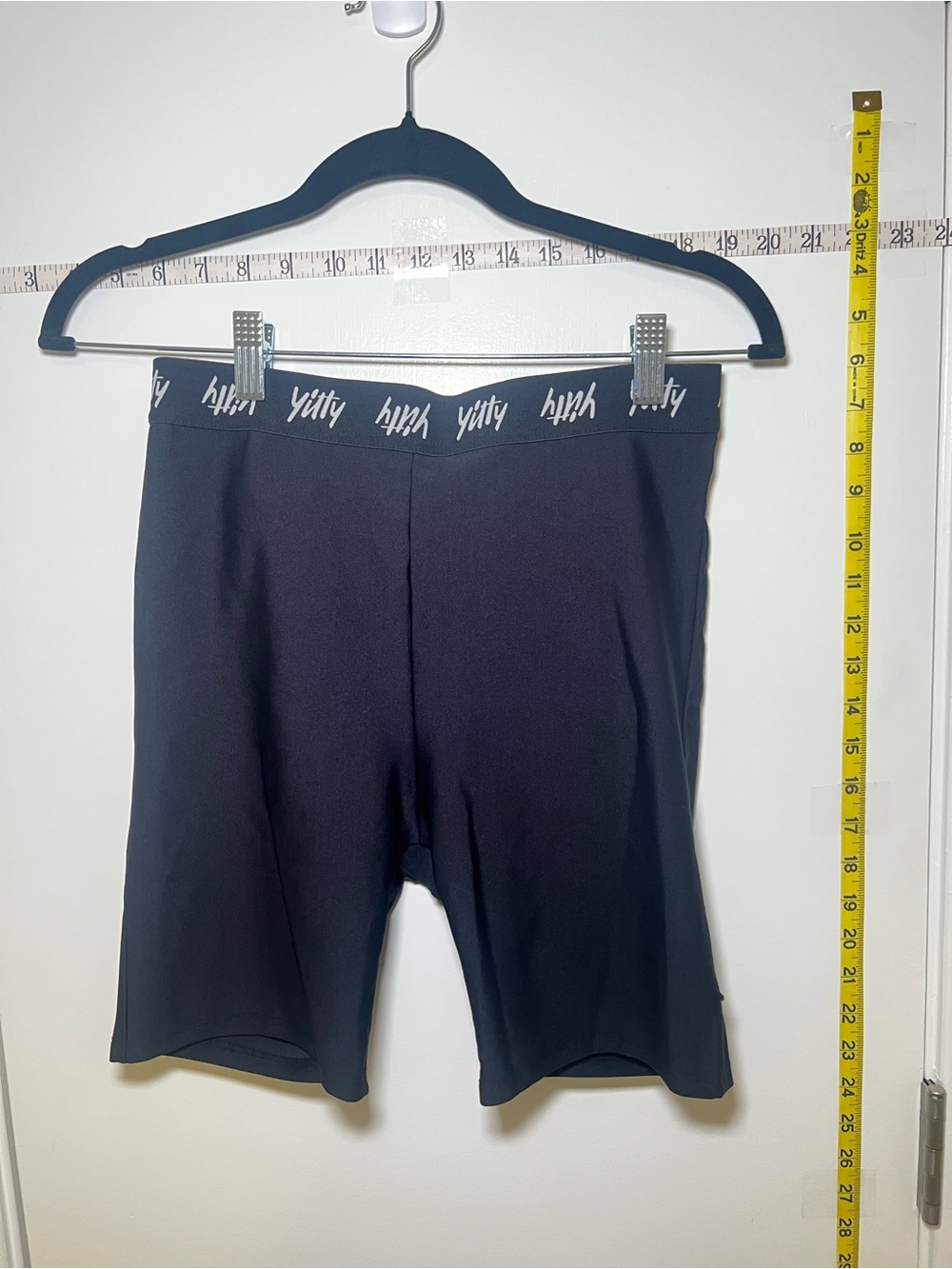 YITTY Black Stretchy High-Rise Performance Bike Shorts Size Medium